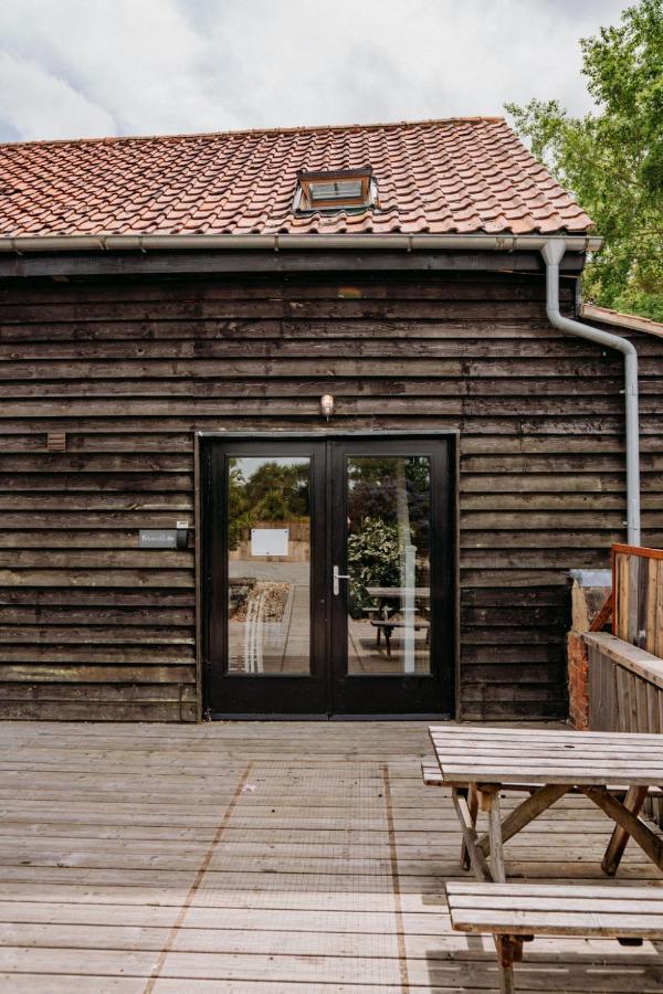 Creeksea Place Barns Burnham-on-Crouch Exterior foto